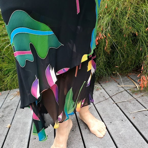 Beautiful Tropical Dress by SIMPLY SILK - Picture 6 of 8